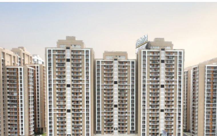 Actual view of the delivered Rishita Manhattan towers, Gomti Nagar Extension, Lucknow
